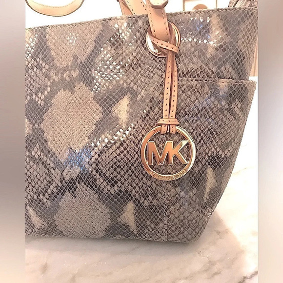 Michael Kors Jet Set Python Embossed Leather Gold Metallic Lined Shoulder Bag - Picture 7 of 16